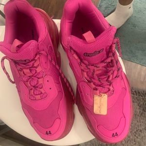 Pink triple s balenciagas